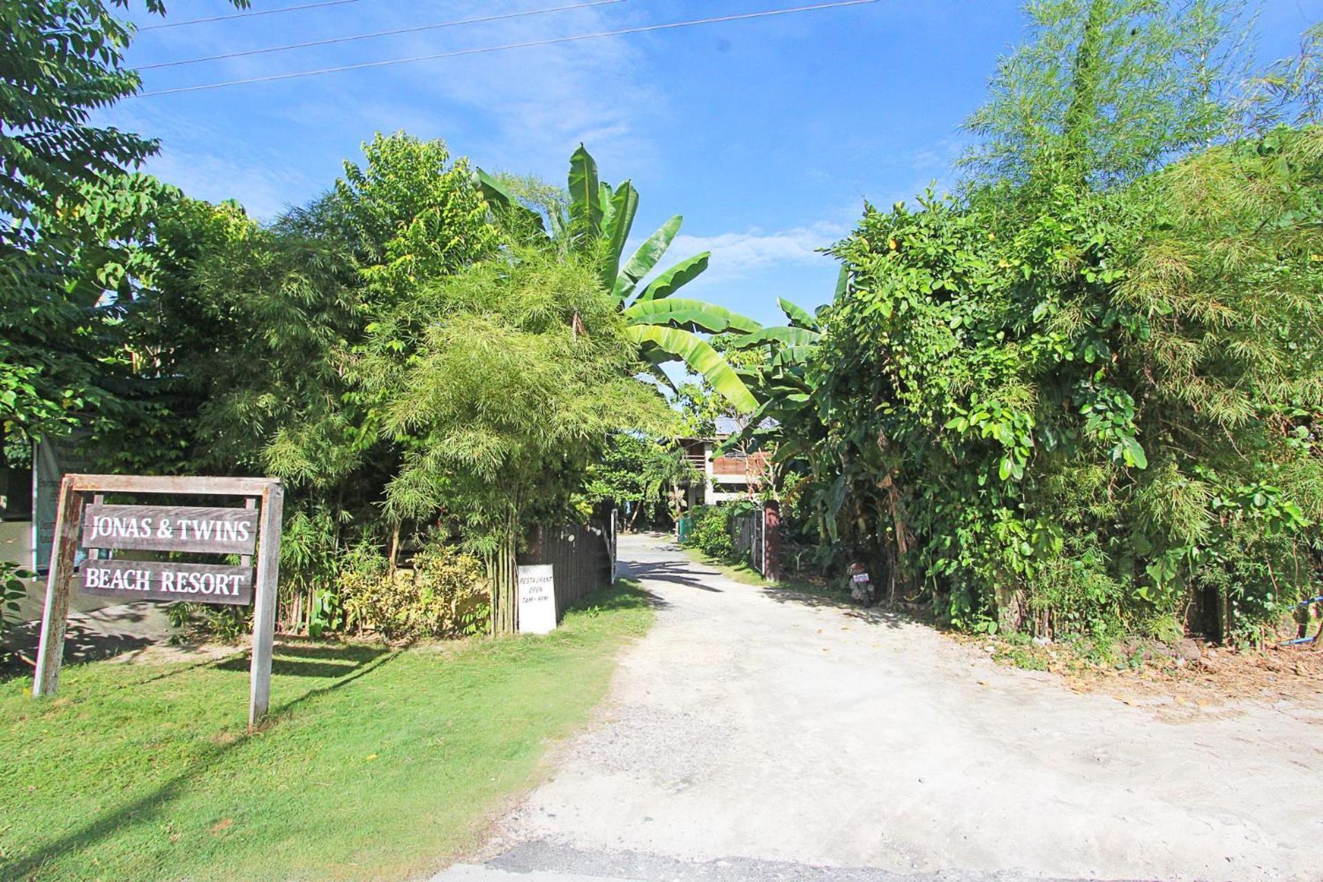 Jonas And Twins Resort General Luna  Exterior photo