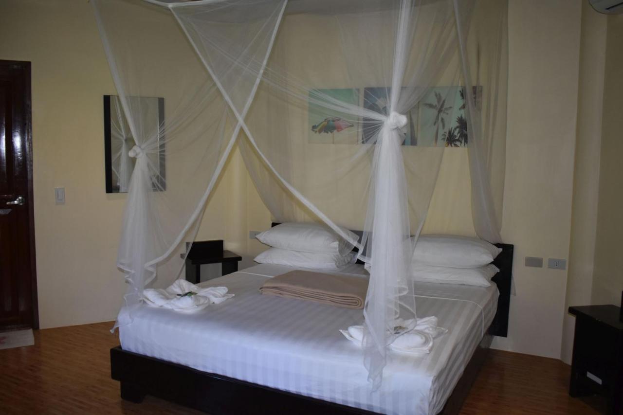 Jonas And Twins Resort General Luna  Exterior photo